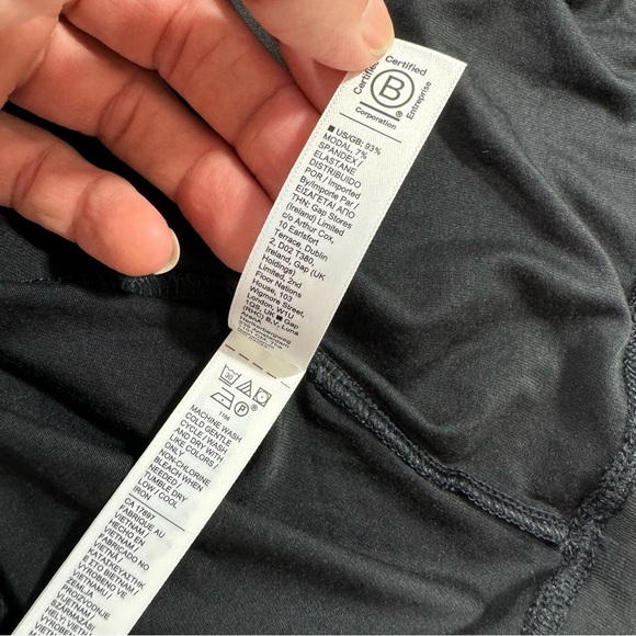 Athleta Cold Shoulder Top Long Sleeve Black Size Large - Picture 5 of 9